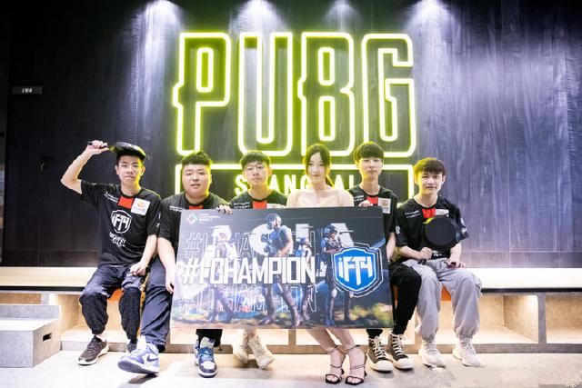 赛中脱颖而 赛中脱颖而