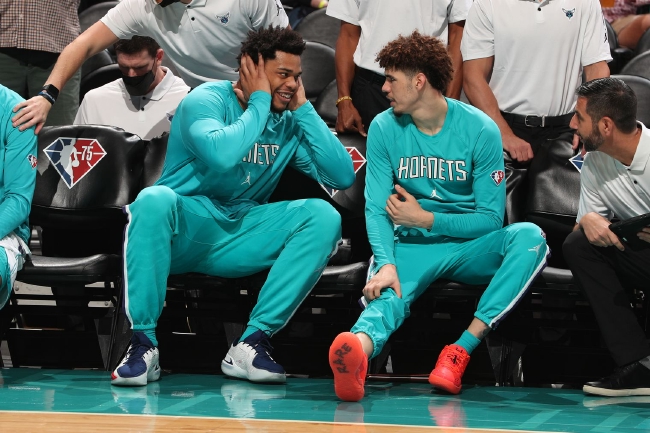 的姿态出现 的姿态出现